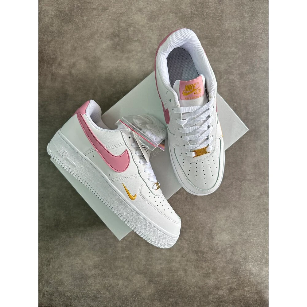Nike Airforce 1 “ Essentials Pink “