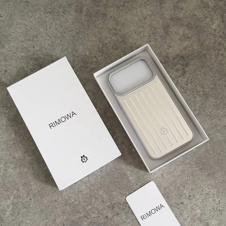 Rimowa iPhone 17 Pro Max Case ( ORİGİNAL ) görsel 3