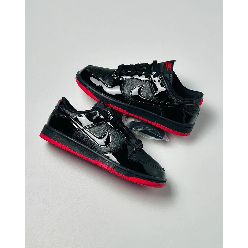 Nike SB Dunk Low “ Mafia “