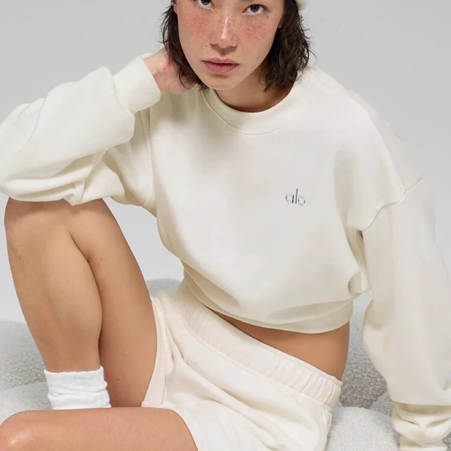 Alo Yoga Cropped Ecru Sweatshirt