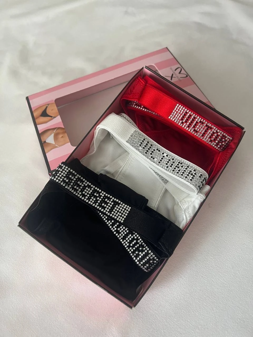 Victoria Secret’s Taşlı 3 Lü Bikini